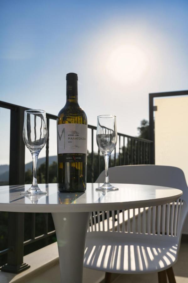 Suites Of Happiness Parga Esterno foto