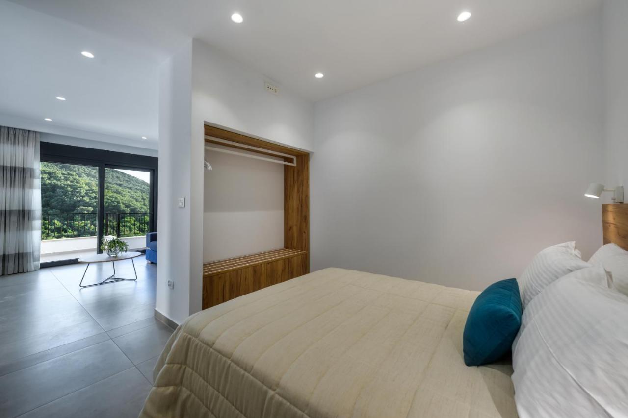 Suites Of Happiness Parga Esterno foto